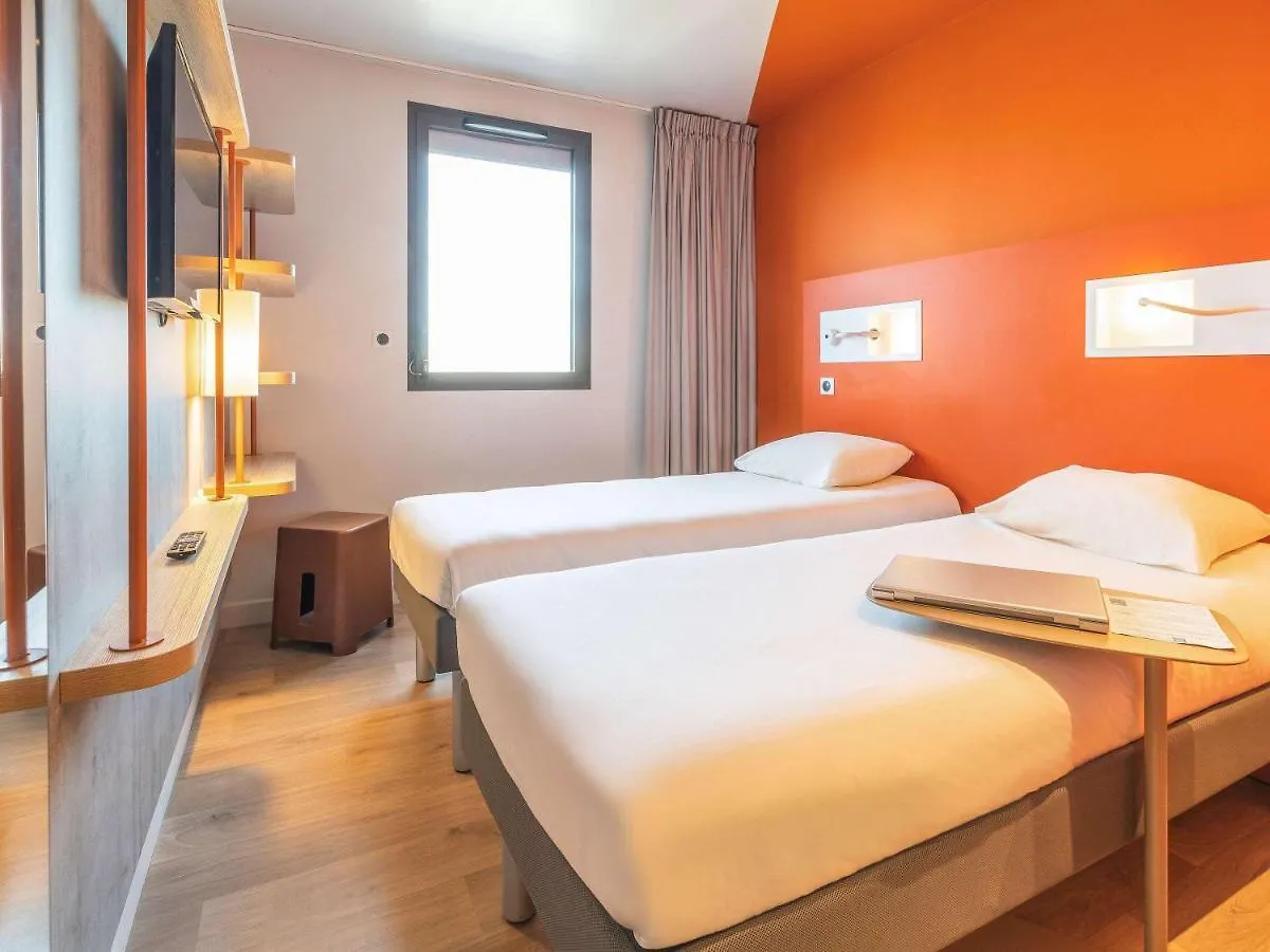 Ibis Budget Beauvais Aeroport Tillé 2*,